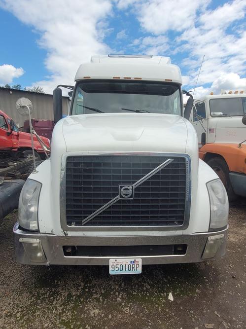 VOLVO VNL