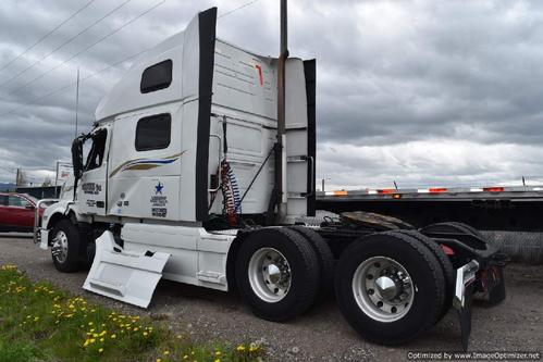 VOLVO VNL