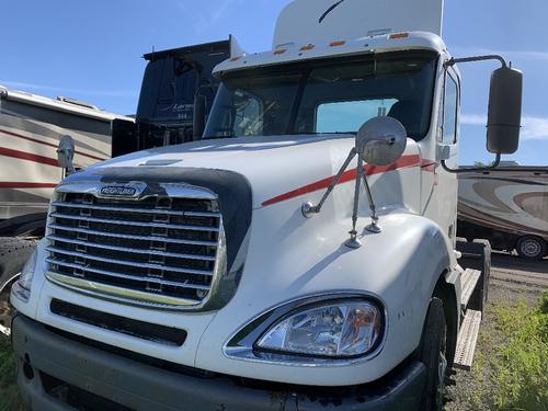 FREIGHTLINER COLUMBIA 120