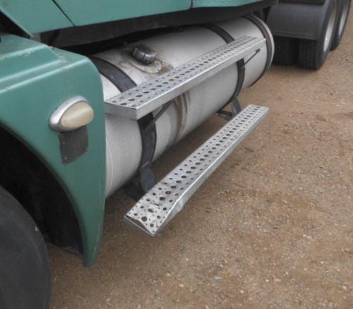 FREIGHTLINER CENTURY 120