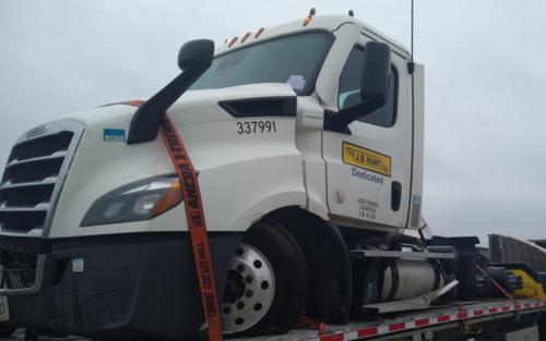 FREIGHTLINER CASCADIA 116