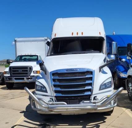 FREIGHTLINER CASCADIA 126