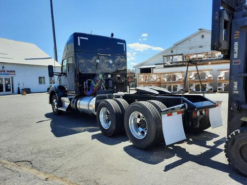 KENWORTH T880