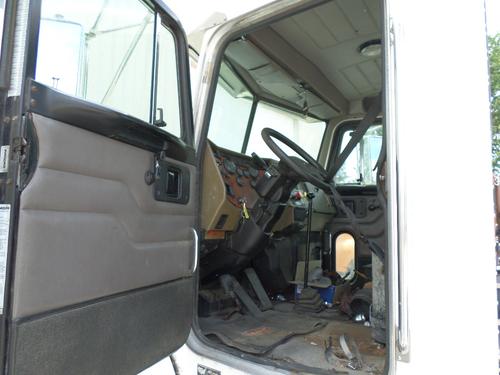 PETERBILT 330