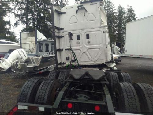 FREIGHTLINER CASCADIA 125