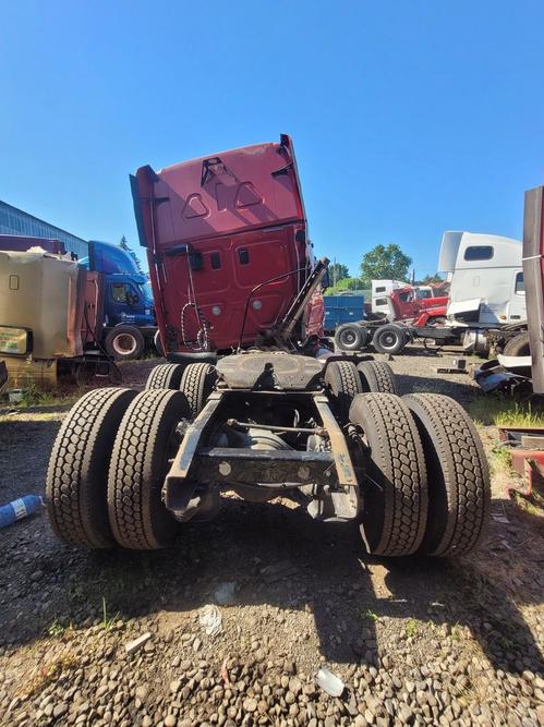 FREIGHTLINER CASCADIA 113