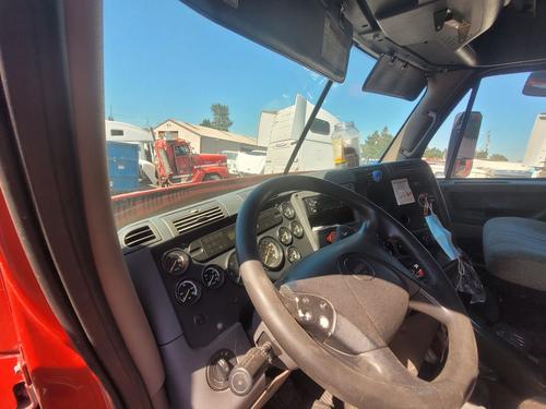 FREIGHTLINER CASCADIA 113