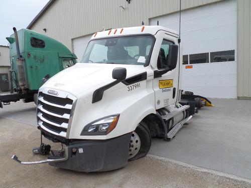 FREIGHTLINER CASCADIA 116