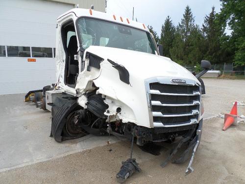 FREIGHTLINER CASCADIA 116