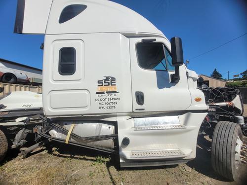 FREIGHTLINER CASCADIA 125