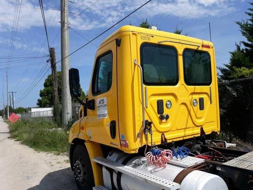 FREIGHTLINER CASCADIA 113