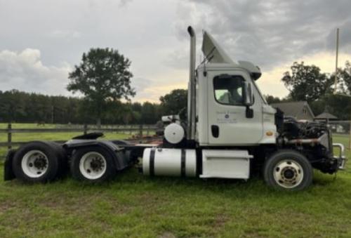 FREIGHTLINER CASCADIA 125