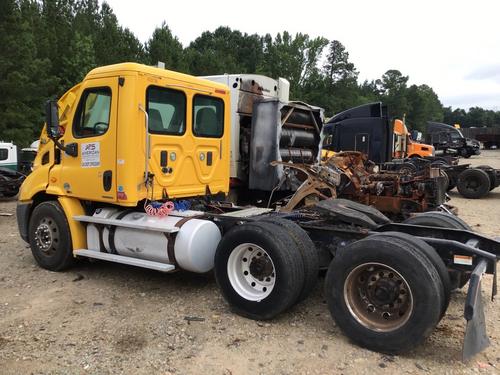 FREIGHTLINER CASCADIA 113