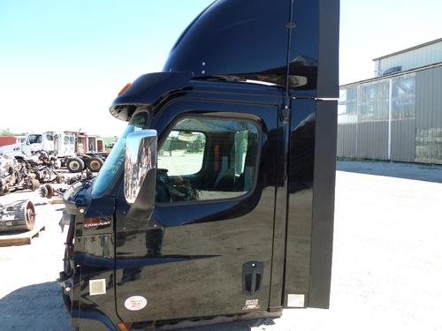 FREIGHTLINER CASCADIA 116