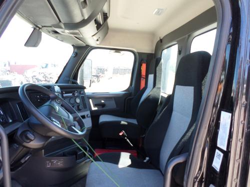 FREIGHTLINER CASCADIA 116