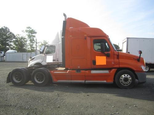 FREIGHTLINER CASCADIA 125