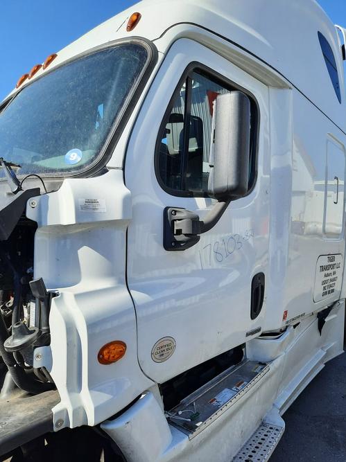 FREIGHTLINER CASCADIA 125