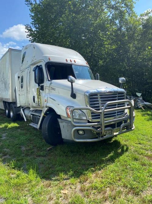 FREIGHTLINER CASCADIA 125