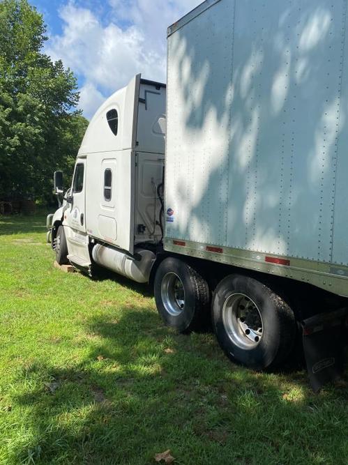 FREIGHTLINER CASCADIA 125