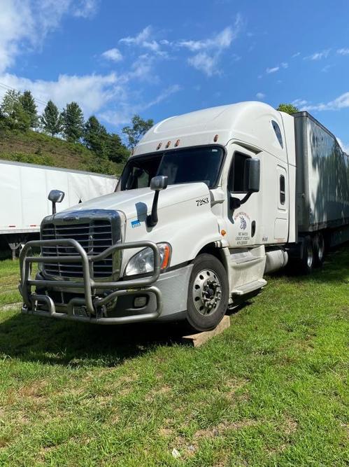 FREIGHTLINER CASCADIA 125