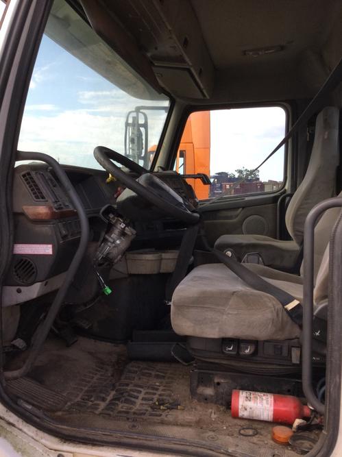 VOLVO VNL
