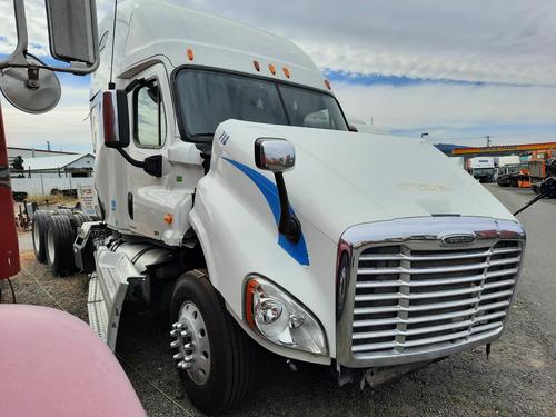 FREIGHTLINER CASCADIA 125