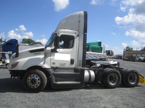 FREIGHTLINER CASCADIA 126
