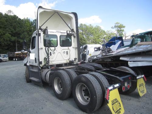 FREIGHTLINER CASCADIA 126