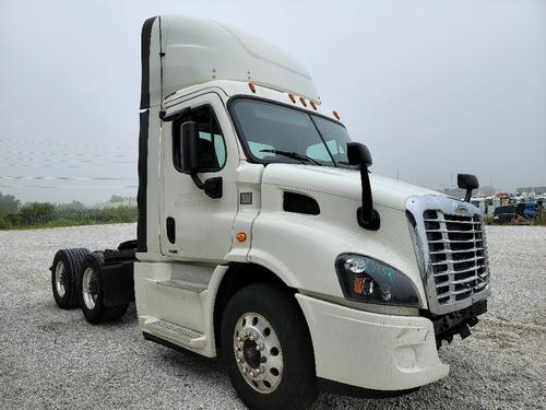 FREIGHTLINER CASCADIA 113