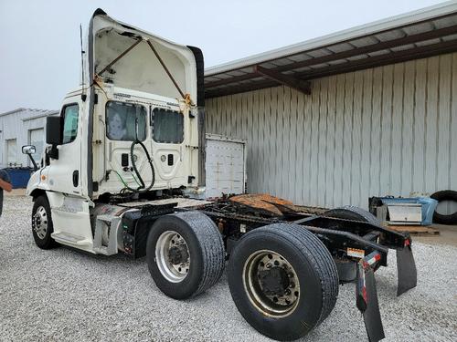 FREIGHTLINER CASCADIA 113