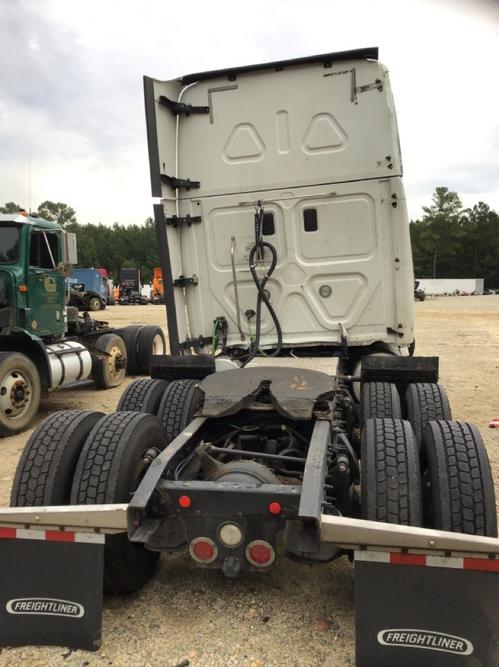 FREIGHTLINER CASCADIA 125