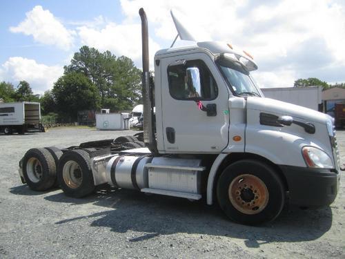FREIGHTLINER CASCADIA 113