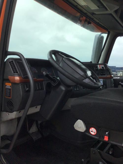 VOLVO VNM