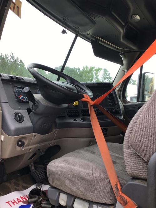 FREIGHTLINER CASCADIA 125