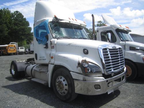 FREIGHTLINER CASCADIA 113