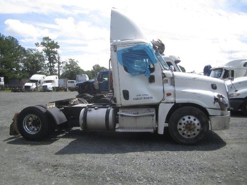 FREIGHTLINER CASCADIA 113