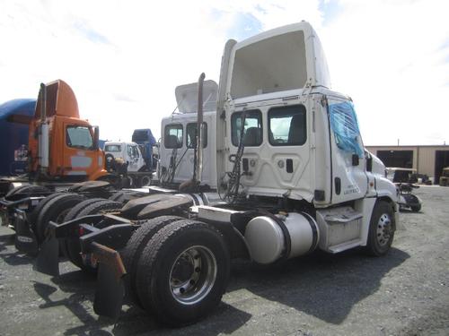 FREIGHTLINER CASCADIA 113