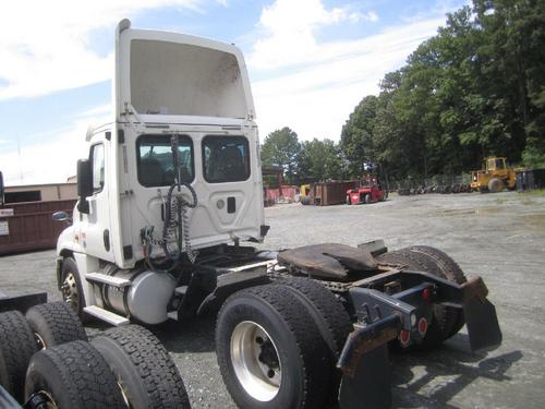 FREIGHTLINER CASCADIA 113