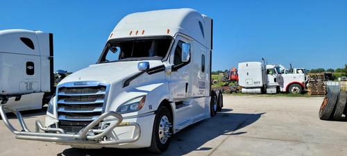 FREIGHTLINER CASCADIA 126