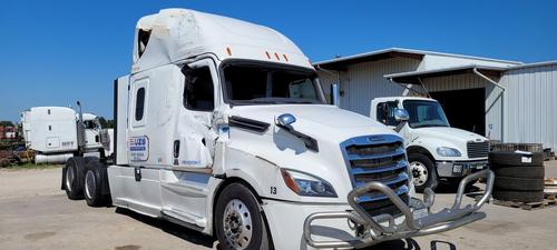 FREIGHTLINER CASCADIA 126