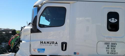 FREIGHTLINER CASCADIA 126
