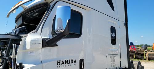 FREIGHTLINER CASCADIA 126