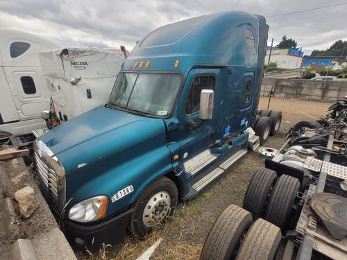 FREIGHTLINER CASCADIA 113