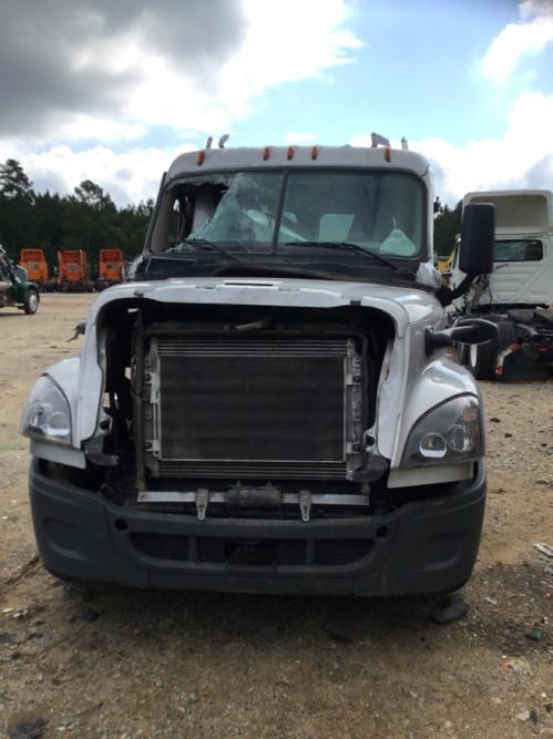 FREIGHTLINER CASCADIA 125