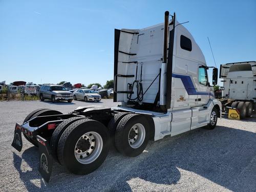 VOLVO VNL