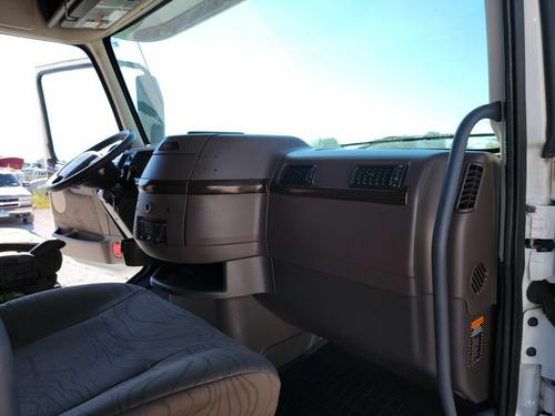 VOLVO VNL