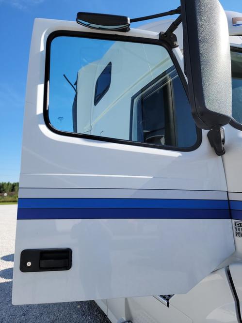 VOLVO VNL