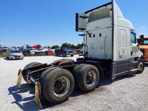 FREIGHTLINER CASCADIA 116