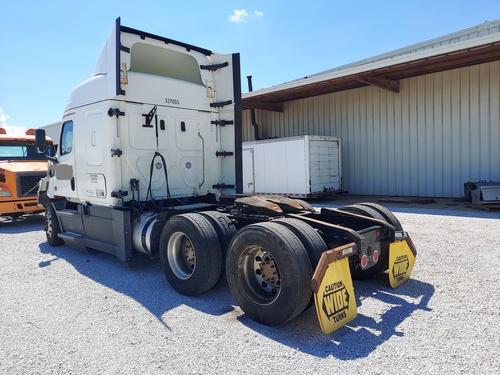 FREIGHTLINER CASCADIA 116