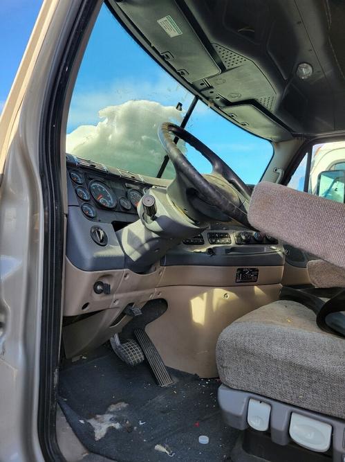 FREIGHTLINER CASCADIA 125BBC